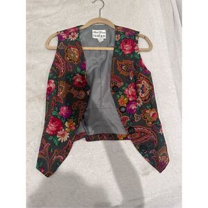 Rickie Freeman for TERI JON women’s vest with buttons